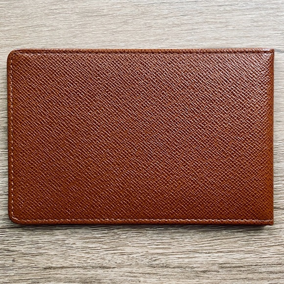 Louis Vuitton Taiga Brown Leather Bi-Fold Card Wallet - Picture 3 of 12